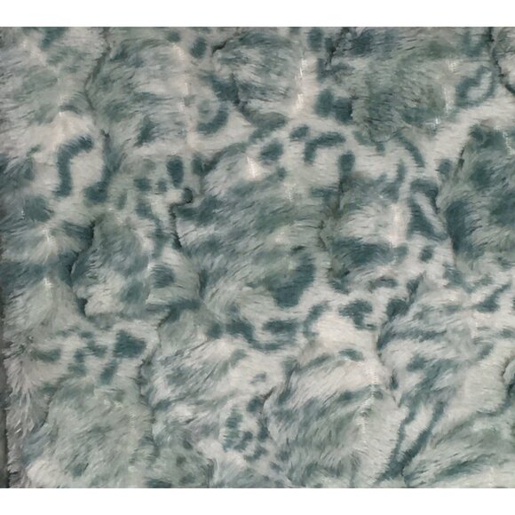 Faux Fur Green White Plush Throw Blanket 50" X 60" Cozy Winter - Picture 6 of 10